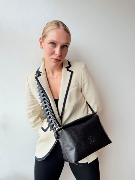 Ana Soft Hobo bag negra