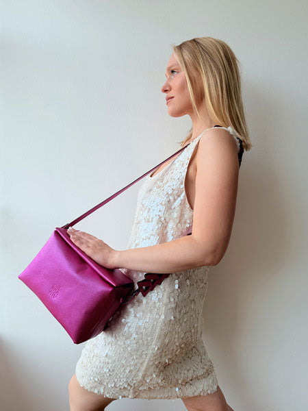 Ana Soft hobo bag Fucsia Metalizado
