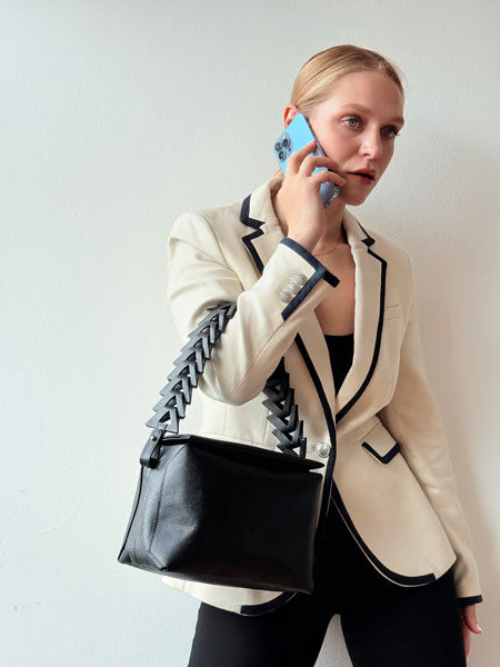Ana Soft Hobo bag negra
